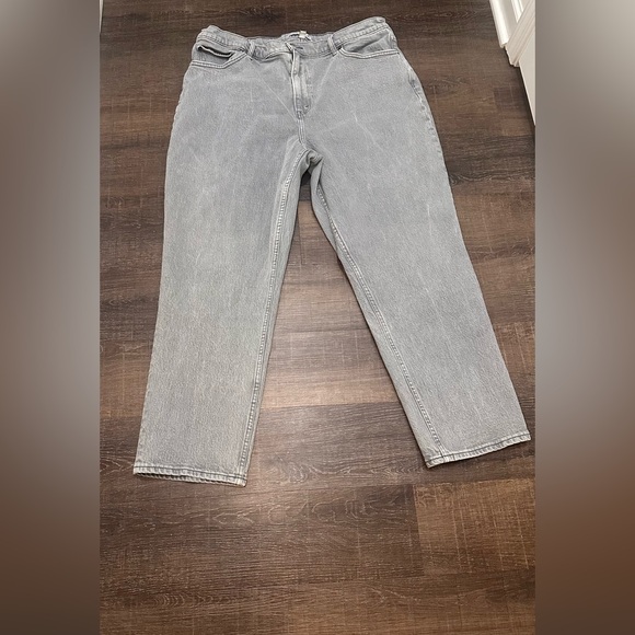 Abercrombie & Fitch Denim - Abercrombie & Fitch Light Gray Wash The 90’s Straight Curve Love Size 34